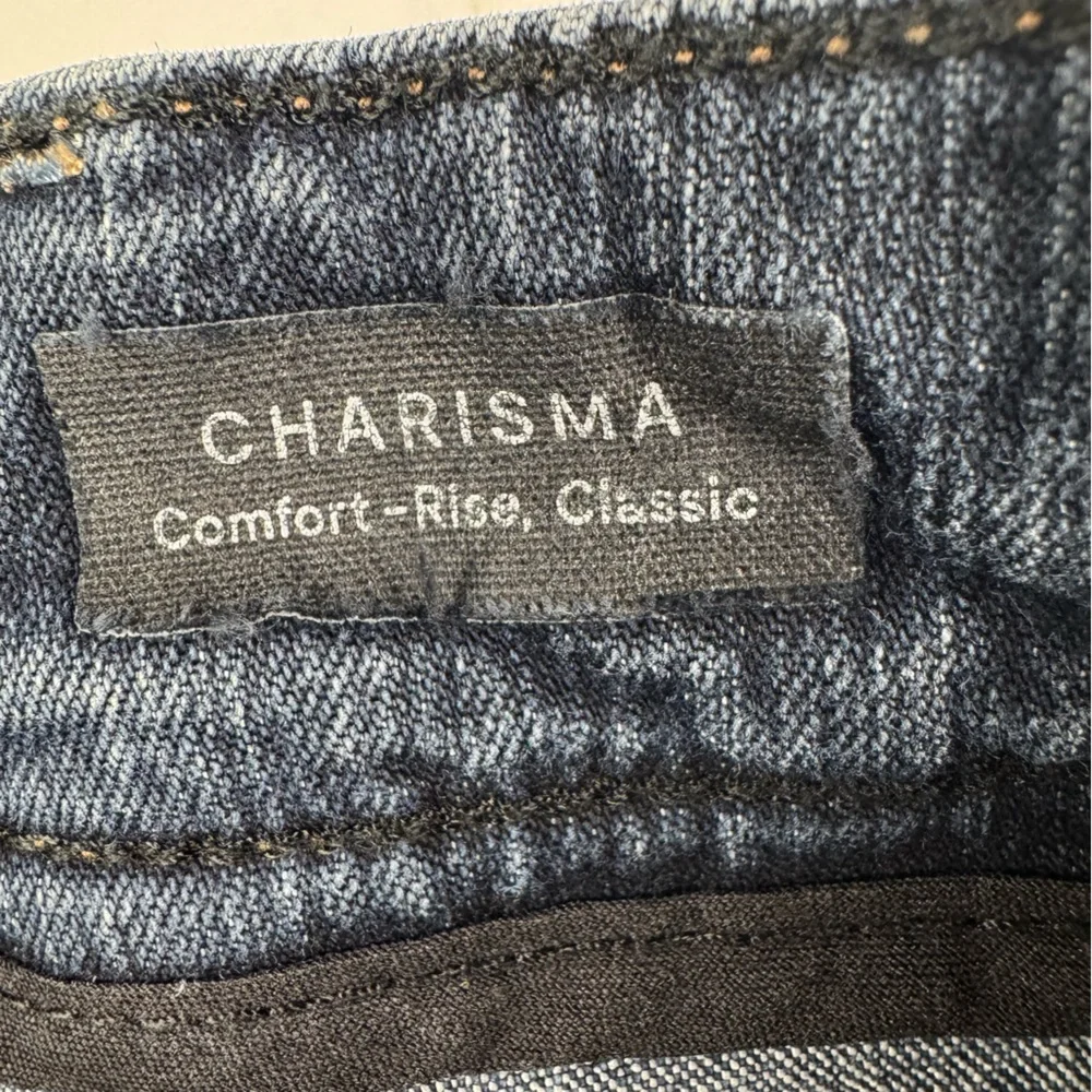 Heritage Men's Relaxed Jeans in Medium Blue